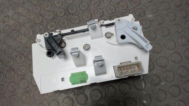Foto: HEIZUNGBETÄTUNG eines Peugeot 206 60