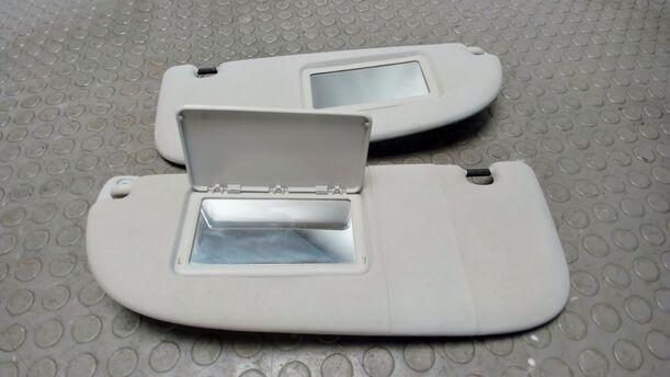 Foto: SONNENBLENDENPAAR eines Peugeot 206 60 Viva X