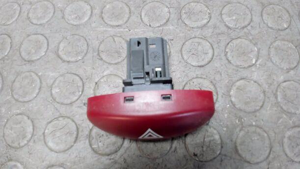 Foto: WARNBLINKSCHALTER eines Peugeot 206 60 Viva X