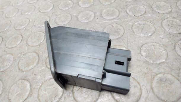 Foto: SCHALTER LEUCHTWEITENVERSTELLUNG eines Peugeot 206 60 Viva X