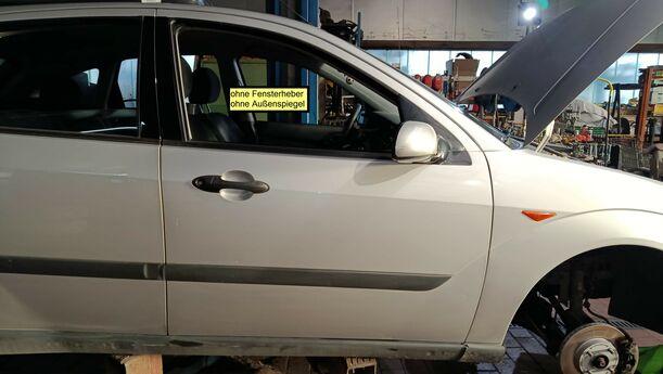 Foto: TÜR VORNE RECHTS ( 4/5 TÜRER ) eines Ford Focus Viva X