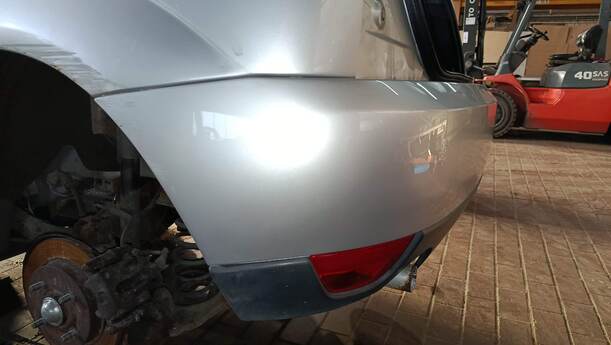 Foto: STOSSFÄNGER / STOßSTANGE HINTEN eines Ford Focus Viva X