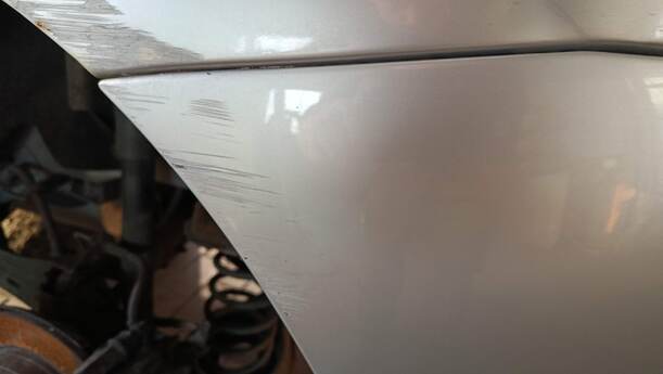 Foto: STOSSFÄNGER / STOßSTANGE HINTEN eines Ford Focus Viva X