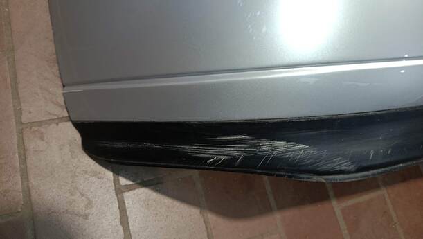 Foto: STOSSFÄNGER / STOßSTANGE VORNE eines Ford Focus Viva X