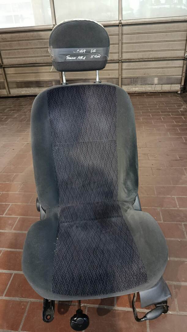 Foto: SITZ VORNE LINKS / FAHRERSITZ eines Ford Focus Viva X