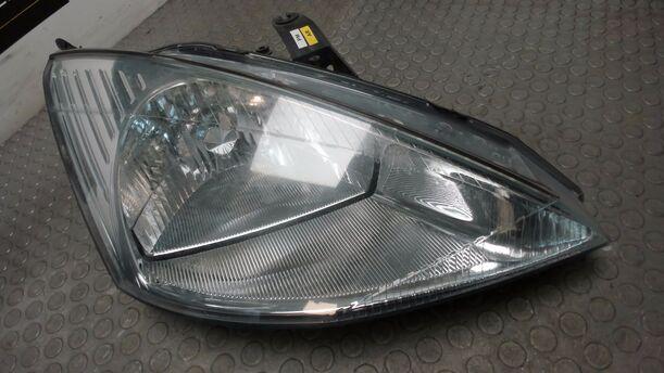 Foto: SCHEINWERFER RECHTS ( VOR FACELIFT ) eines Ford Focus Viva X