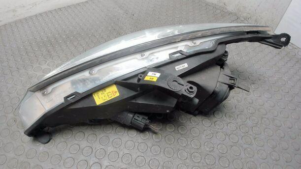 Foto: SCHEINWERFER RECHTS ( VOR FACELIFT ) eines Ford Focus Viva X