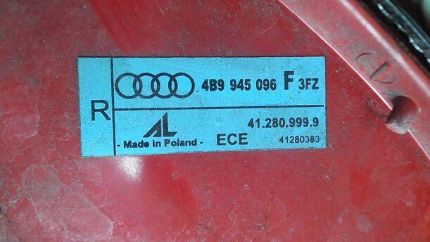 Foto: HECKLEUCHTE/ RÜCKLEUCHTE RECHTS ( AVANT ) eines Audi A6 Avant 2.5 TDI quattro Viva X