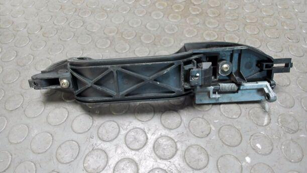 Foto: TÜRAUSSENGRIFF HINTEN LINKS eines Ford Focus Viva X