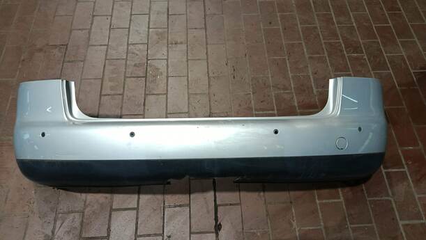 Foto: STOSSFÄNGER/ STOßSTANGE HINTEN eines VW Touran 2.0 TDI Viva X