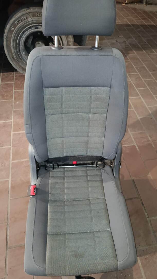 Foto: SITZ 2. REIHE LINKS eines VW Touran 2.0 TDI Viva X