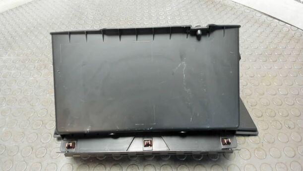 Foto: HANDSCHUHFACH eines Ford Focus Trendline