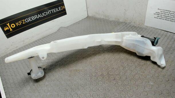Foto: SCHEIBENWASCHBEHÄLTER eines Ford Focus Trendline