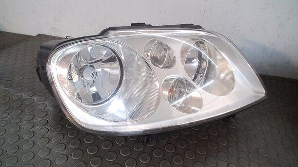 Foto: SCHEINWERFER RECHTS eines VW Touran 2.0 TDI Viva X