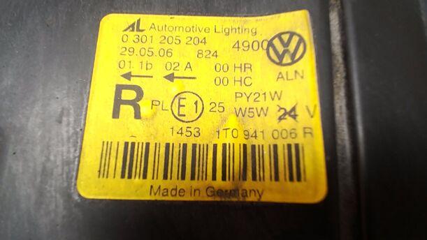 Foto: SCHEINWERFER RECHTS eines VW Touran 2.0 TDI Viva X