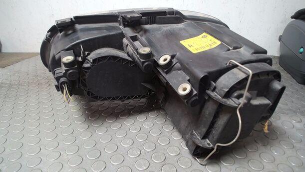 Foto: SCHEINWERFER RECHTS eines VW Touran 2.0 TDI Viva X