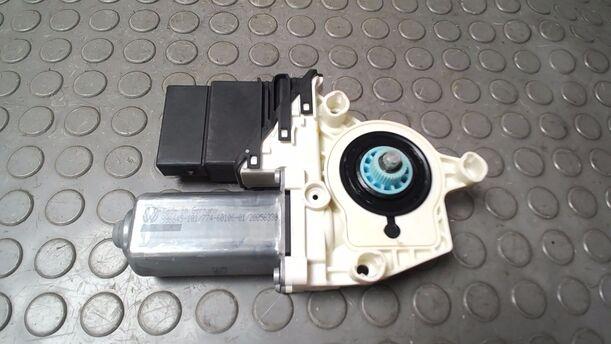 Foto: FENSTERHEBERMOTOR HINTEN LINKS eines VW Touran 2.0 TDI Viva X