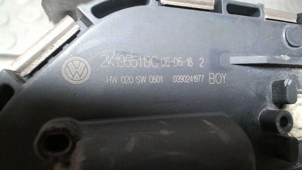 Foto: SCHEIBENWISCHERMOTOR VORN eines VW Touran 2.0 TDI Viva X