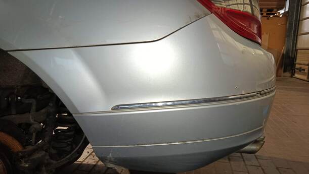 Foto: STOSSFÄNGER / STOßSTANGE HINTEN eines Mercedes-Benz C 200 CDI DPF Viva X