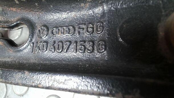 Foto: QUERLENKER VORN LINKS eines VW Touran 2.0 TDI Viva X