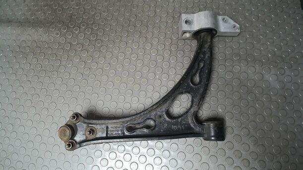 Foto: QUERLENKER VORN LINKS eines VW Touran 2.0 TDI Viva X