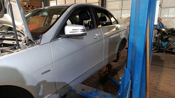 Foto: TÜR VORNE LINKS eines Mercedes-Benz C 200 CDI DPF Viva X