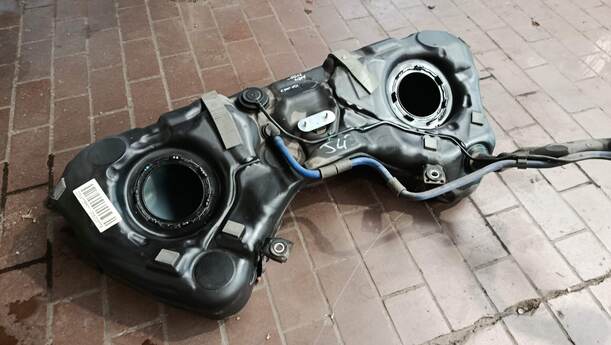 Foto: KRAFTSTOFFTANK eines Mercedes-Benz C 200 CDI DPF Liftback
