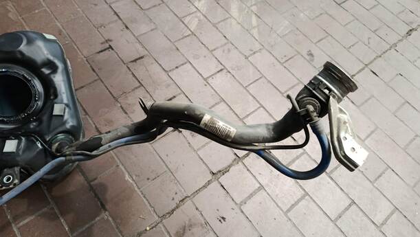 Foto: KRAFTSTOFFTANK eines Mercedes-Benz C 200 CDI DPF Liftback