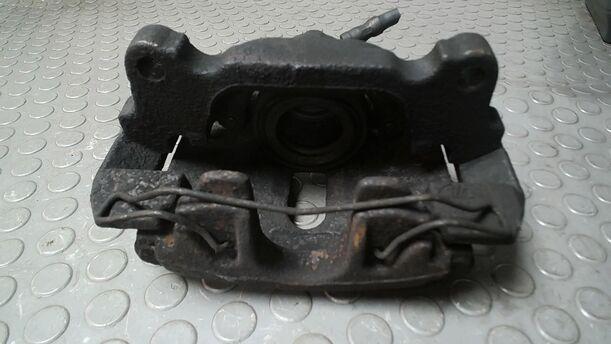 Foto: BREMSSATTEL VORN RECHTS ( ATE ) eines VW Touran 2.0 TDI Liftback