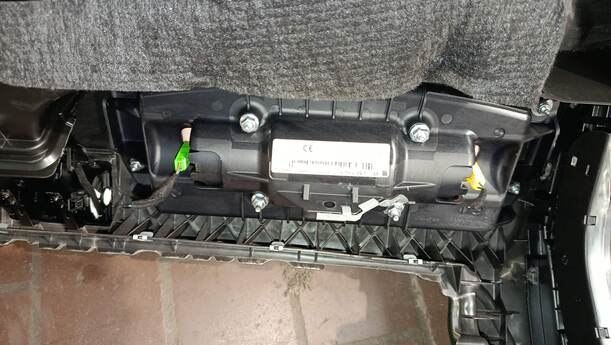 Foto: ARMATURENBRETT / INSTRUMENTENTAFEL eines Mercedes-Benz C 200 CDI DPF Liftback