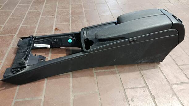 Foto: MITTELKONSOLE eines Mercedes-Benz C 200 CDI DPF Liftback
