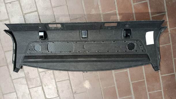 Foto: HUTABLAGE eines Mercedes-Benz C 200 CDI DPF Liftback