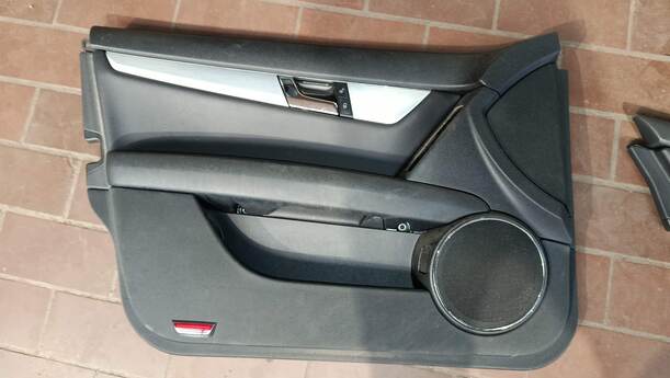 Foto: SITZE / INNENAUSSTATTUNG eines Mercedes-Benz C 200 CDI DPF Liftback