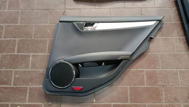 Foto: SITZE / INNENAUSSTATTUNG eines Mercedes-Benz C 200 CDI DPF Liftback