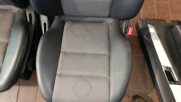 Foto: SITZE / INNENAUSSTATTUNG eines Mercedes-Benz C 200 CDI DPF Liftback