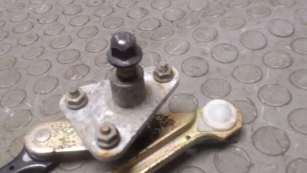 Foto: SCHEIBENWISCHERGESTÄNGE eines Chevrolet Kalos 1.4 16V Liftback