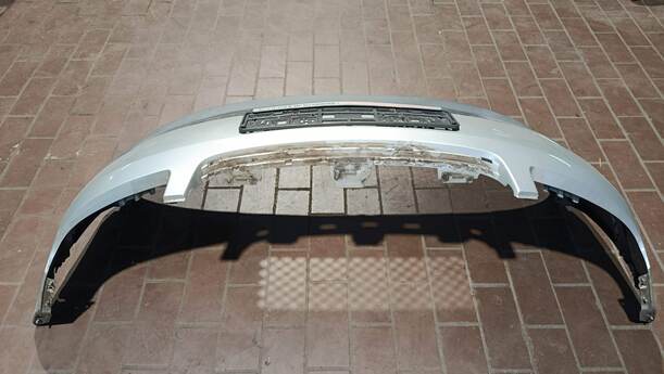 Foto: STOSSFÄNGER/ STOßSTANGE VORN eines Ford Fiesta 1.4
