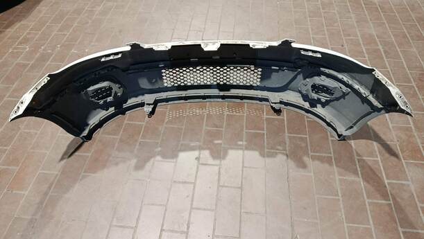 Foto: STOSSFÄNGER/ STOßSTANGE VORN eines Ford Fiesta 1.4