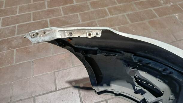 Foto: STOSSFÄNGER/ STOßSTANGE VORN eines Ford Fiesta 1.4