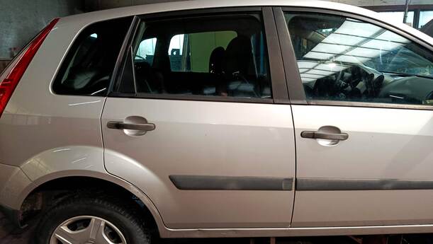 Foto: TÜR HINTEN RECHTS eines Ford Fiesta 1.4