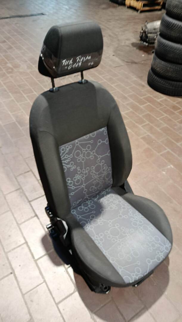 Foto: FAHRERSITZ/ SITZ VORN LINKS ( 4/5 TÜRER ) eines Ford Fiesta 1.4
