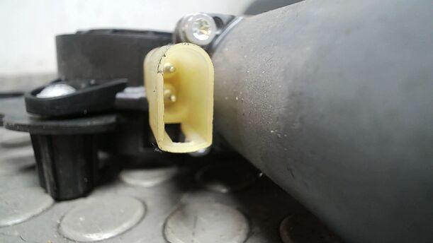 Foto: FENSTERHEBER ELEKTRISCH VORN LINKS ( 4/5 TÜRER ) eines Ford Fiesta 1.4 GLXi