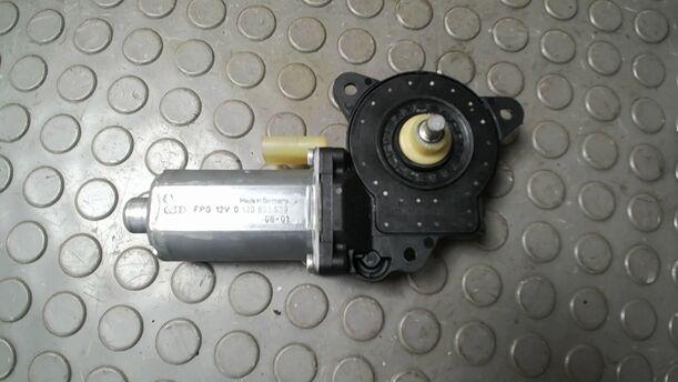 Foto: FENSTERHEBERMOTOR VORN RECHTS ( 4/5 TÜRER ) eines Ford Fiesta 1.4 GLXi