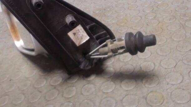 Foto: AUSSENSPIEGEL MECH. INNENVERSTELLBAR LINKS eines Skoda Felicia 1.9 D GLXi
