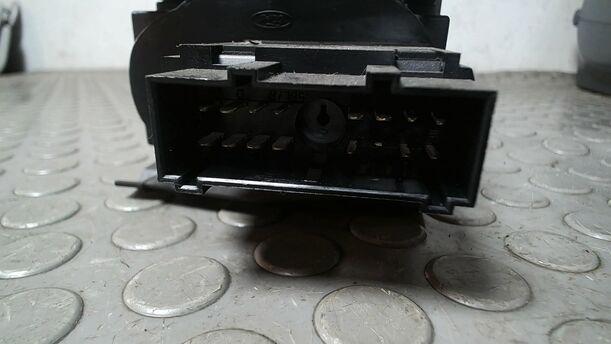 Foto: LICHTSCHALTER eines Ford Fiesta 1.4 GLXi
