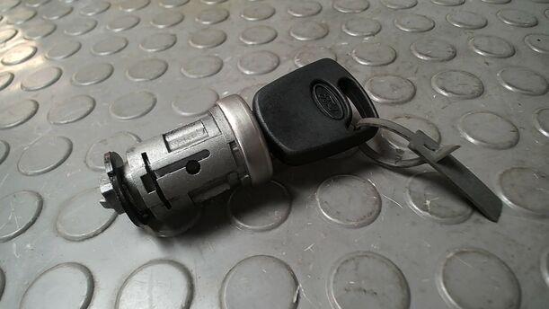 Foto: ZÜNDSCHLOSS/ SCHLIESSZYLINDER eines Ford Fiesta 1.4 GLXi