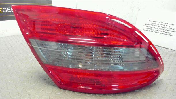 Foto: HECKLEUCHTE / RÜCKLICHT LINKS ( AVANTGARDE ) eines Mercedes-Benz C 200 CDI DPF GLXi