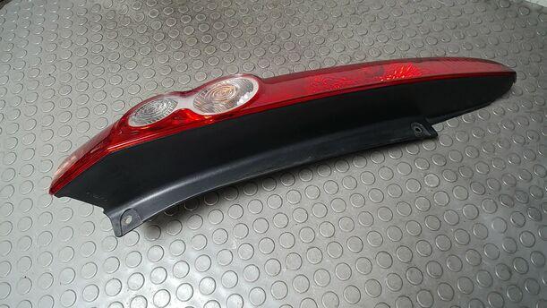 Foto: HECKLEUCHTE/ RÜCKLEUCHTE LINKS (4/5 TÜRER ) eines Ford Fiesta 1.4 GLXi
