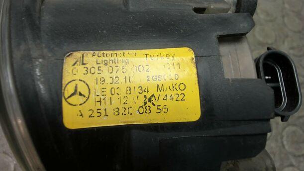 Foto: NEBELSCHEINWERFER RECHTS eines Mercedes-Benz C 200 CDI DPF GLXi