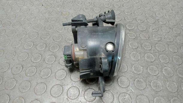 Foto: NEBELSCHEINWERFER RECHTS eines Mercedes-Benz C 200 CDI DPF GLXi